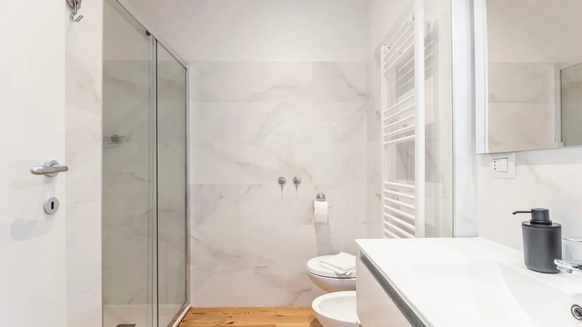 Bright Apartment 700M From Dergano M3 Mediolan