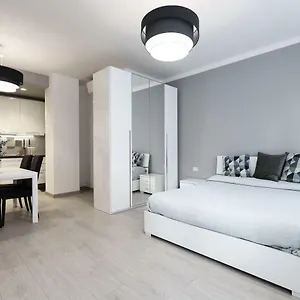 Center Studio - Porta Romana דירה